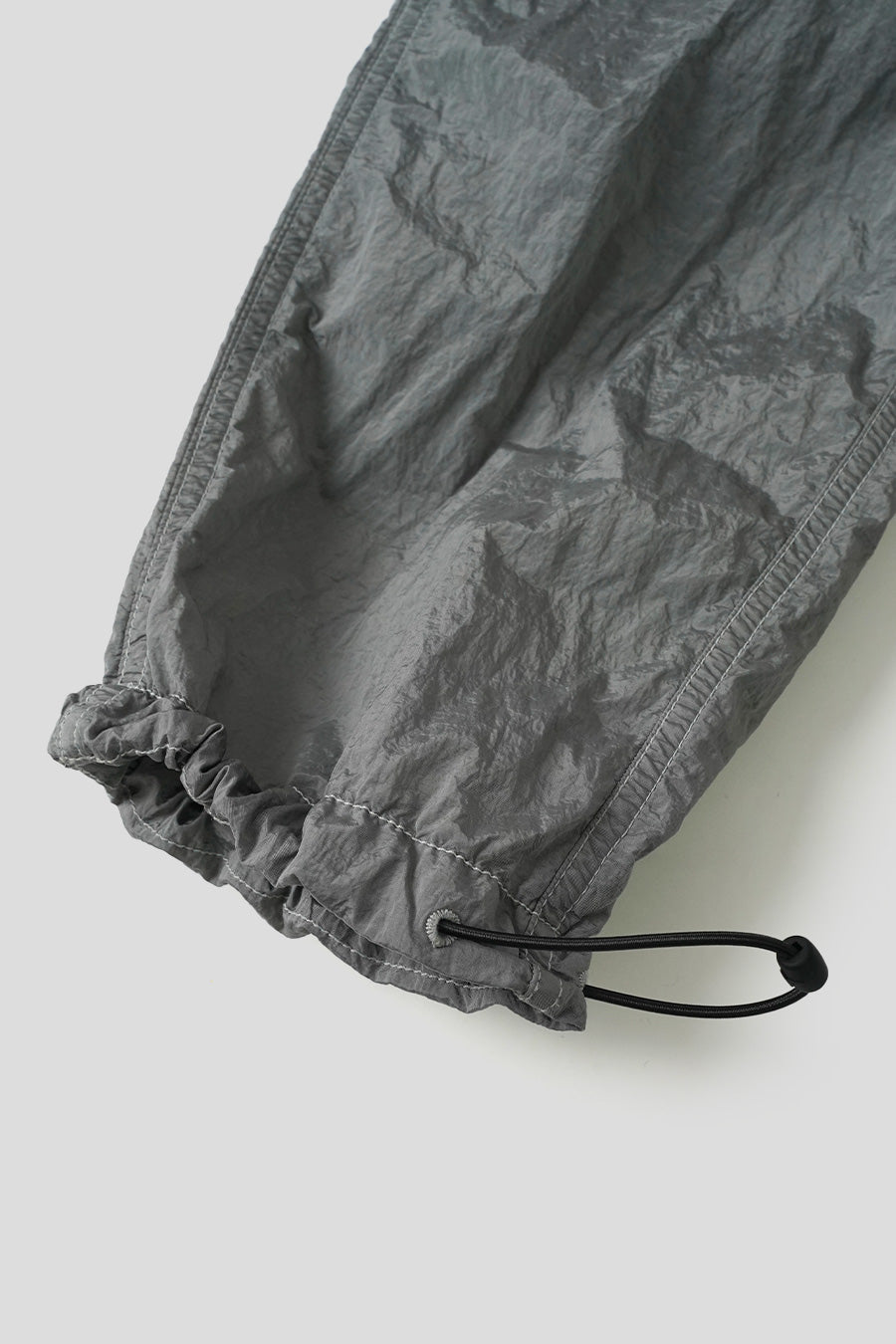PANTALON EN NYLON ECONYL GRIS