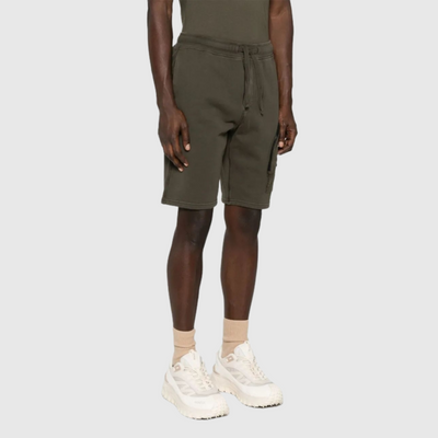 Short avec details coletés