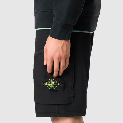 Short avec details coletés